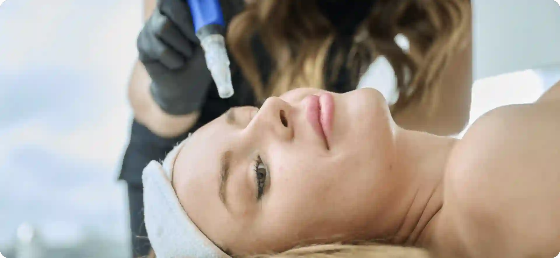 How Do Microneedles Trigger New Collagen and Elastin in Loose Skin Eastbourne?